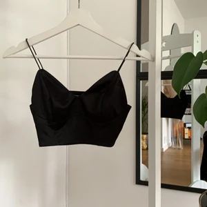 Svart topp - Silkes topp