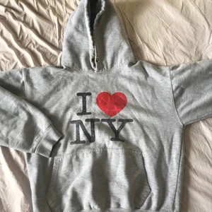 i<3ny hoodie  - vintage i love ny hoodie! storlek xs 