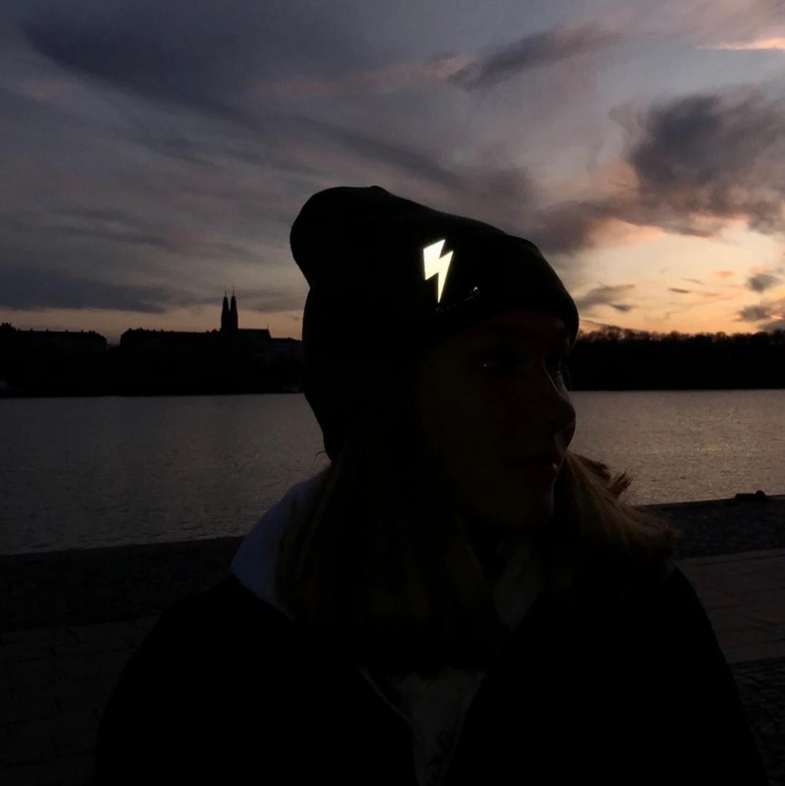 Mössa med reflexdetalj - 90