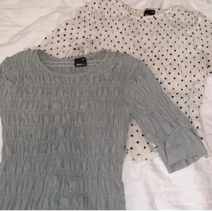 Mintgrön/vit prickig tröja - Mycket bra skick, båda för 200kr eller 1 för 95kr, mintgrön tröja från ginatricot, en vit med svarta prickar från Gina tricot. Storlek xxs (väldigt stretchiga dock)