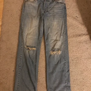 Junkyard nevermind jeans - Köpta för 500kr använda 3-4ggr från junkyard. Passar mig 180