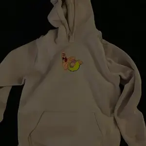 Svampbob hoodie jag har drippat extremt med men använder inte längre. Om du undrar något eller vill se plagget på skriv till mig