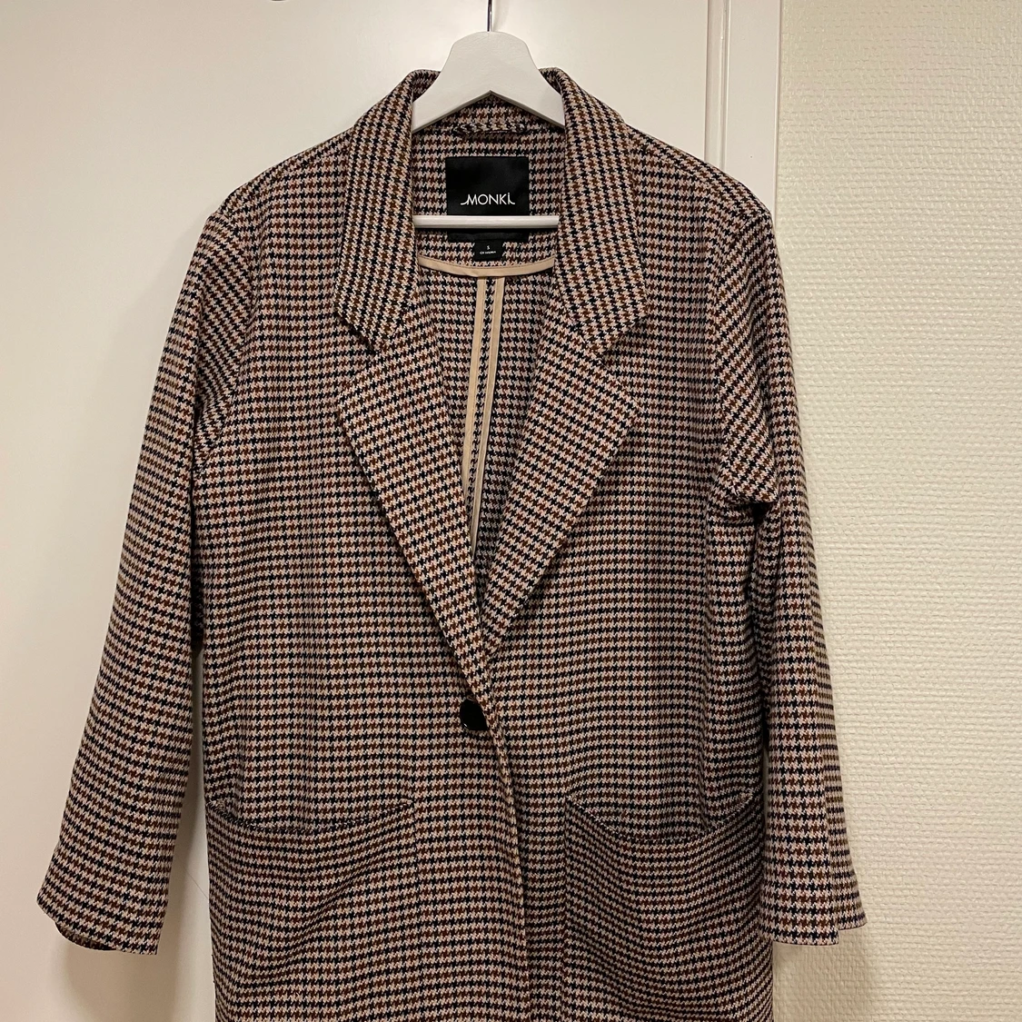 Rutig kavaj från monki