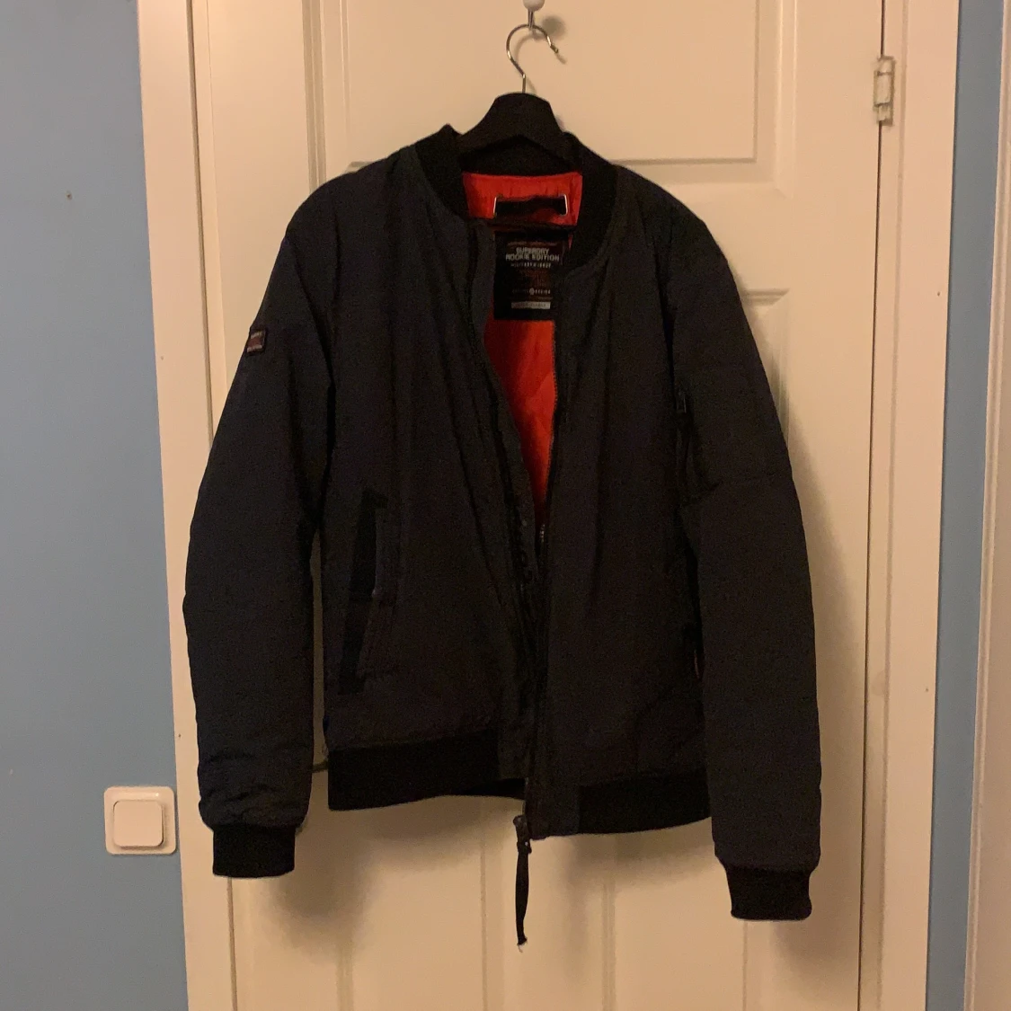 Bomberjacka från superdry I storlek XL