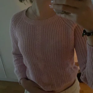 Stickad tröja - En stickad tröja från XOXO friends i storlek XS. Felfri och jätte skön.  Nypris- 399kr Mitt pris- 75kr Köparen står för frakten 🚚📦