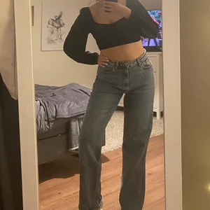 Säljer mina only byxor  - Mina Only jeans från jeansbolaget säljer jag skit snygga! Är bara använda X antal gånger. Säljer dom pga att dom har blivit för stora, om jag ska vara ärlig så är det dom skönaste jeansen jag har haft/testat i hela mitt liv!🤩 köpte dom för 599:- 