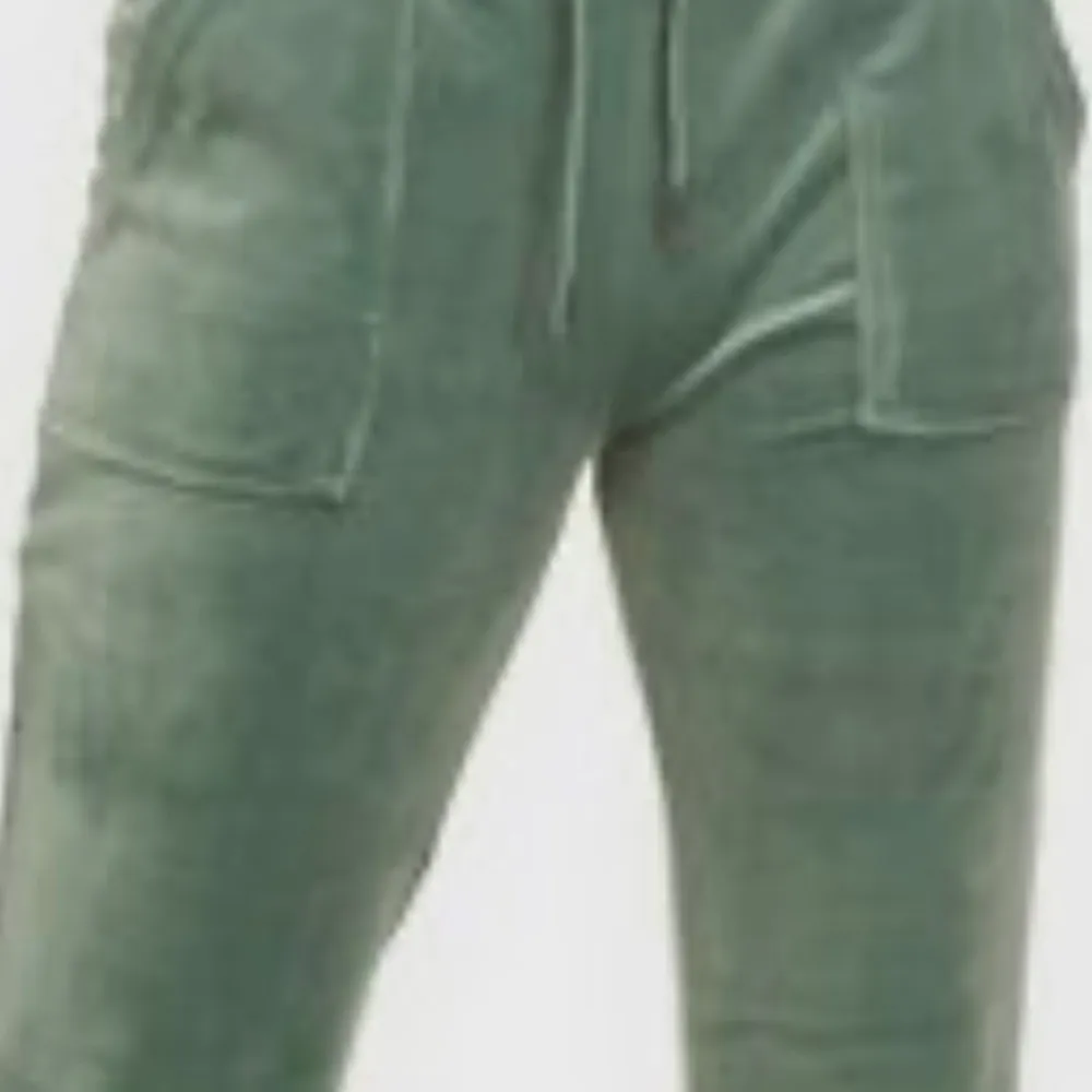 Söker gröna juicy byxor i storlek xxs. Snälla skriv till mig här på Plick!. Jeans & Byxor.