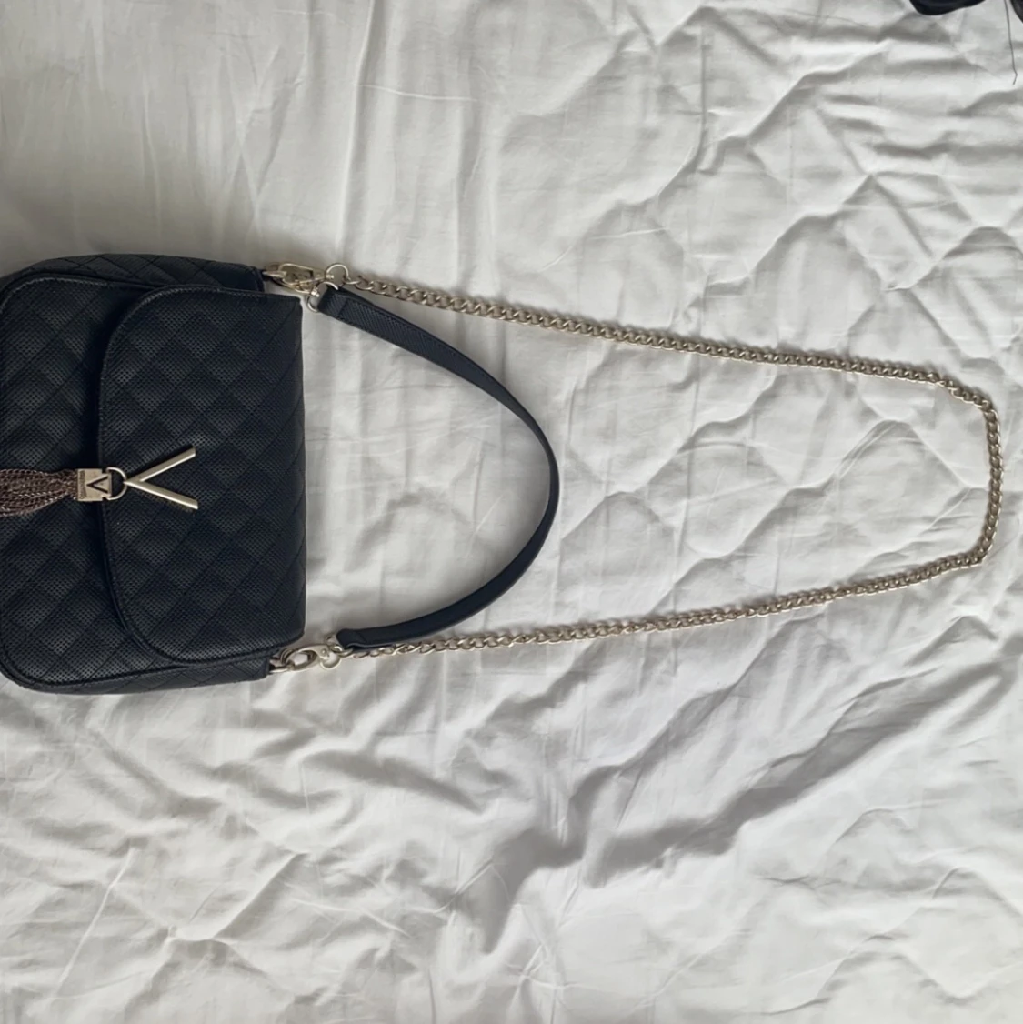 Säljer just nu denna Valentino väskan!💕 - 90