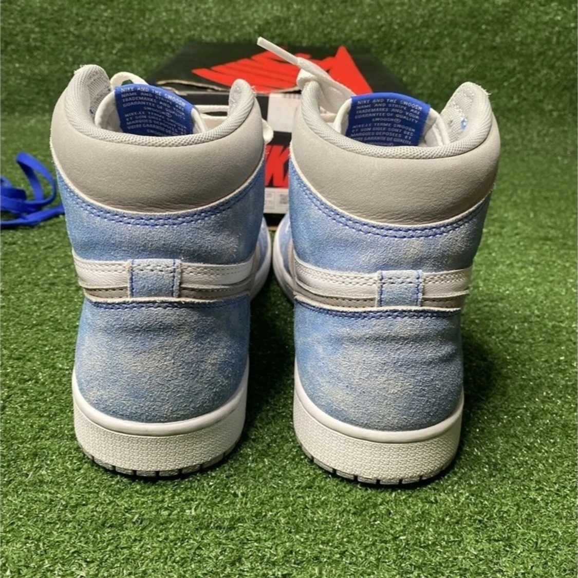 Nike Air Jordan 1 Retro High Hyper Royal - 91