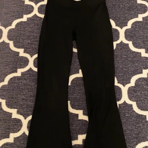 Gina tricot utsvängda tights - Nyskick