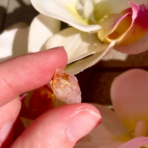 Citrin - Kristall: Citrin 🌸 se mer om kristallens egenskaper på bild 2 💕