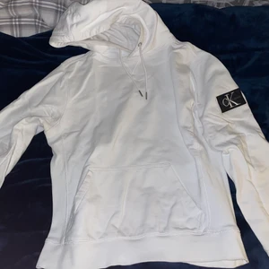Calvin Klein Jeans Hoodie M - M, gott skick, normal/liten passform, köparen betalar frakt 