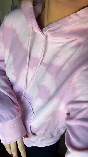 Weekday hoodie M - En rosa hoodie från weekday, knappt använd. 