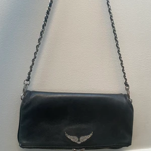 Zadig väska - Säljer min svarta zadig som jag inte får användning utav längre 🥰