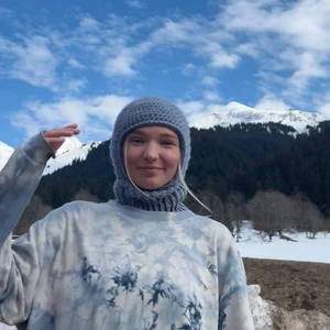 Virkad balaclava - Egenvirkad balaclava! Storlek small, passar ungefär 55 cm i omkrets, som på mitt huvud. FRAKT INGÅR wiho✌🏼 skriv vid frågor! 