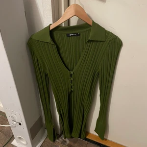 En tröja från Gina tricot - Köpt för 499 aldrig använd säljer för 499