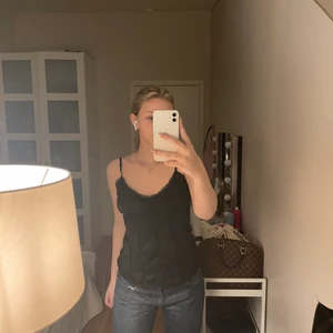 Satin linne - Satin linne, köpt på secondhand så vet inte märket eller storlek. Skulle tro xs/s. Nyskick 