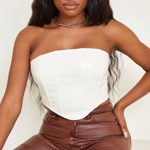 Cropped corset  - Fin topp, i jätte bra skick, använt den några gånger bara. 