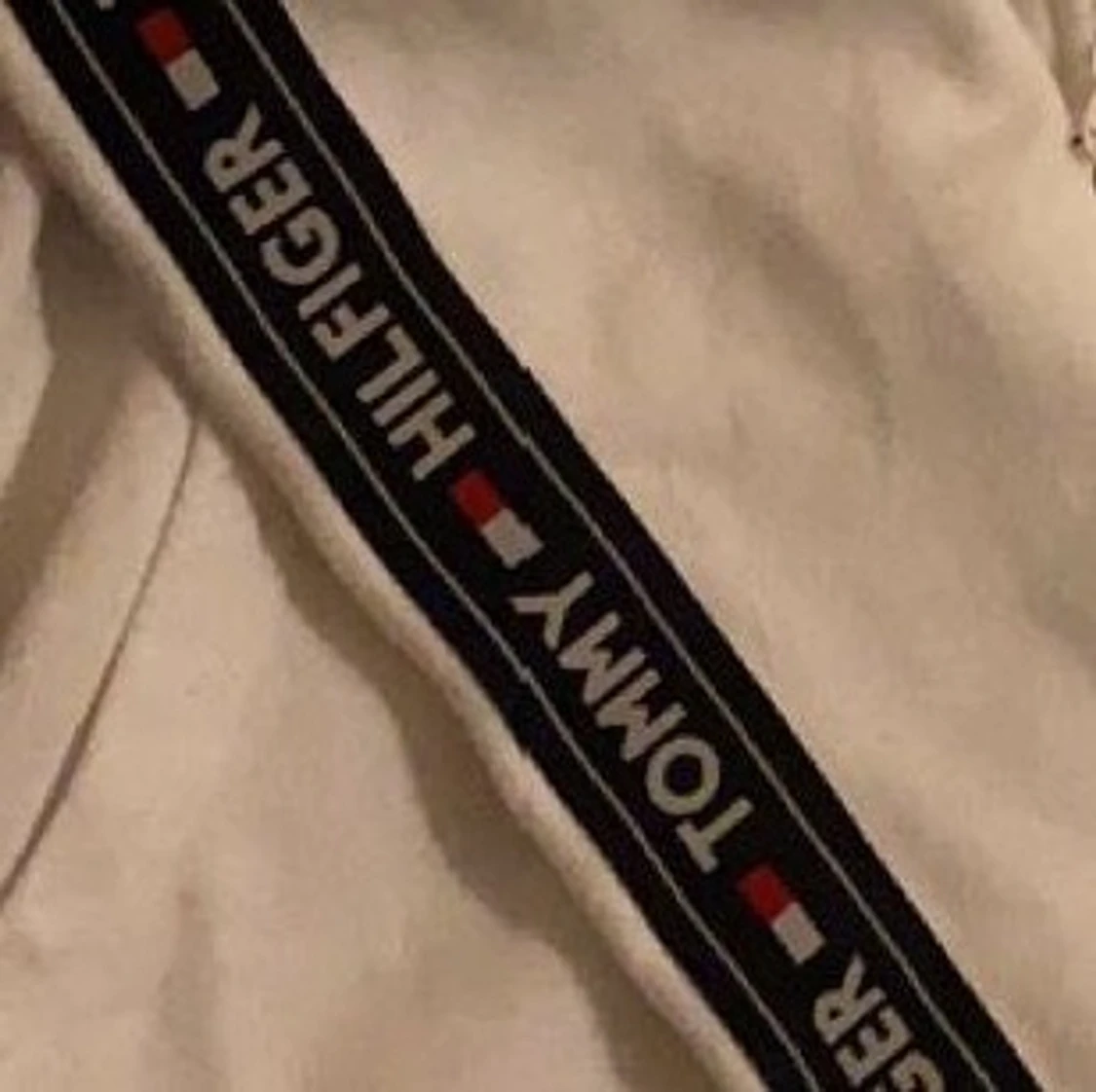 TommyHilfiger zip up Hoodie - 90