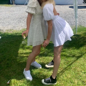 Studentklänning - Den perfekta studentklänningen!!! Är i nyskick och passar även till mer vardagliga tillfällen. Från Showpo i storlek uk 6/eu 34