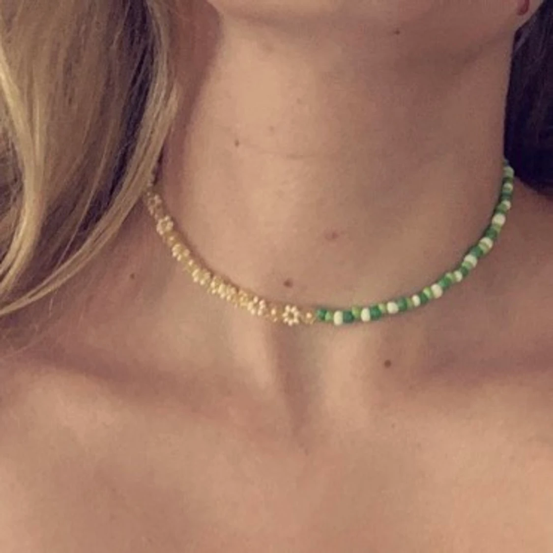 Halsband blommor - 91