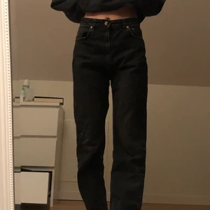 Nakd jeans  - Säljer mina svarta jeans från Nakd i storlek 38🤍 