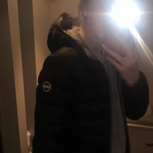 Colmar jacka - Säljer min jättefina vårjacka från colmar som tyvärr är för liten! Den är köpt sommaren 2021 och i jättefint skick! Den är i st s! Pris kan diskuteras. 