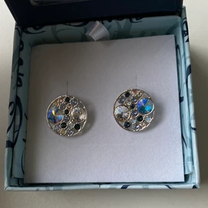 Oliver Weber Earings w Swarowski Diamond - Beautiful Oliver Weber earings with colorful swarowski diamonds