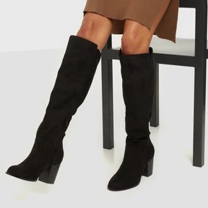 Boots från nelly - Säljer dessa skor från Nelly. Storlek 38. På Använda ett fåtal gånger. Frakt: 91kr 