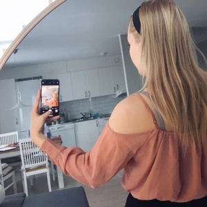 Festtopp NAKD - Fest-topp från NAKD, med knytning fram 💛 Strl 38