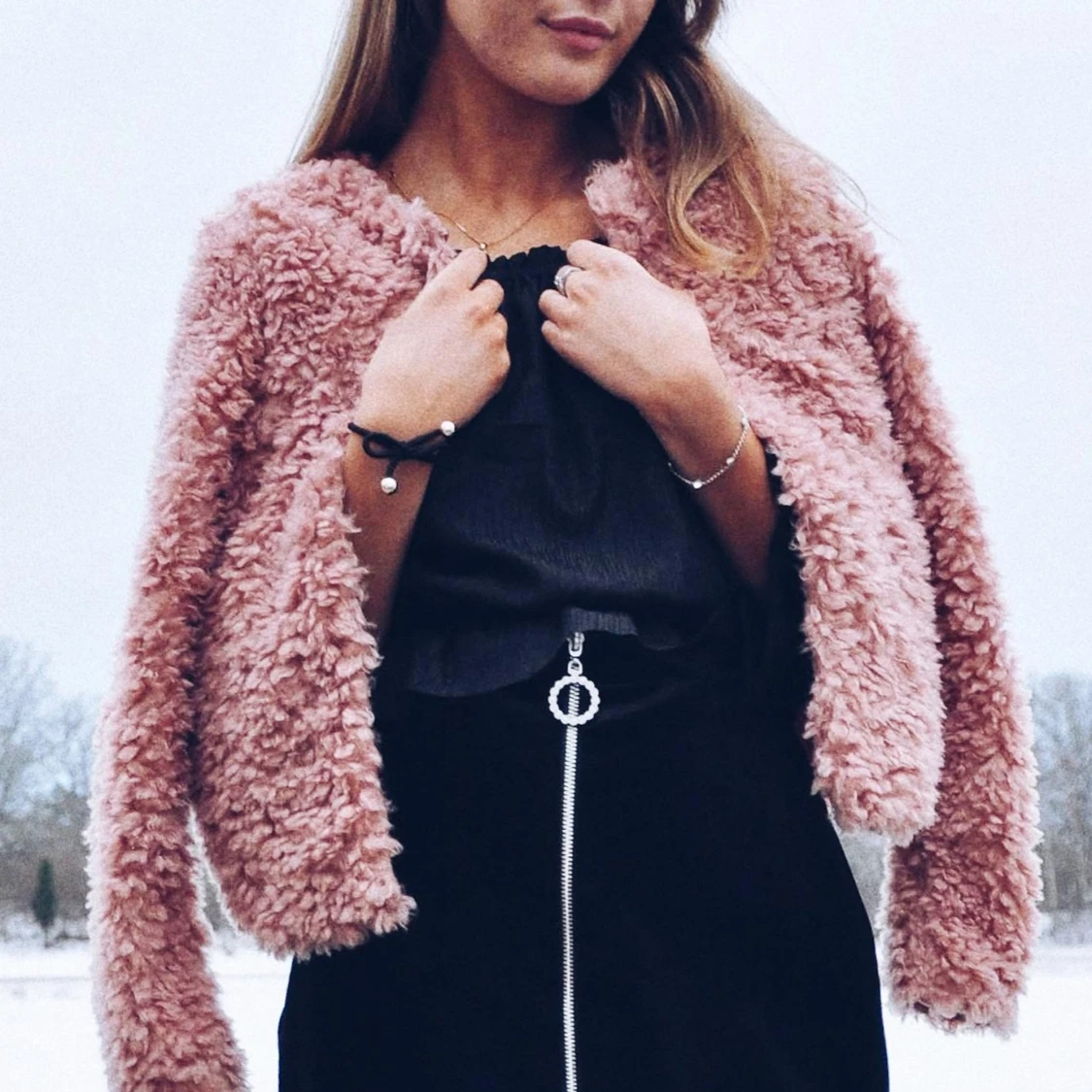 Rosa fluffjacka - 90