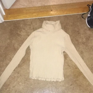 Tjocktröja - Den är i helt okej skick 