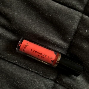 Lip gloss  - Läppglans från doucc! Helt oöppnad och öanvänf och ny!