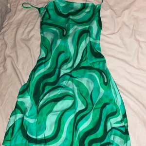 ZARA klänning  - ej använd, endast provad 