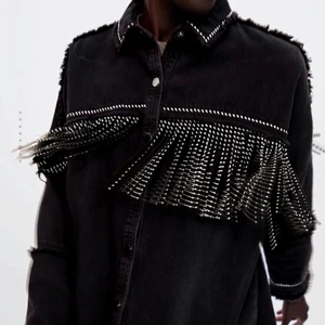 Zara fransjacka - Jacka/overshirt från Zara. Storlek S. Inga defekter! Skriv för fler bilder!