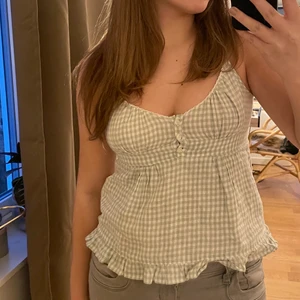 Söt ljusgrön rutig topp💕💕 - Jätte söt topp från brandy Melville som tyvärr är för liten:(❤️ ganska liten i storleken passar mer 34/36