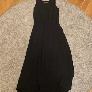 Fin klänning från Lindex  - Har aldrig kommit till användning. 