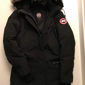 original canada goose dammodell stl S , använt skick, behöver kemtvätt 