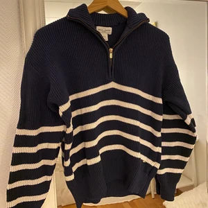 Stickad Half Zip tröja  - Använd 1 gång, som i nyskick. 💙