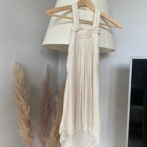 Halterneck topp 💌 - Storlek: small Märke: zara Skick: vintage Kan skicka fler bilder vid behov ❤️