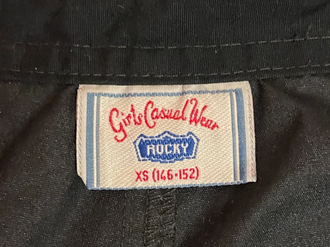 Lågmidjade svarta byxor! - 91