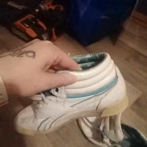 Retro modell av reebok  - Bud från 250 st 38 