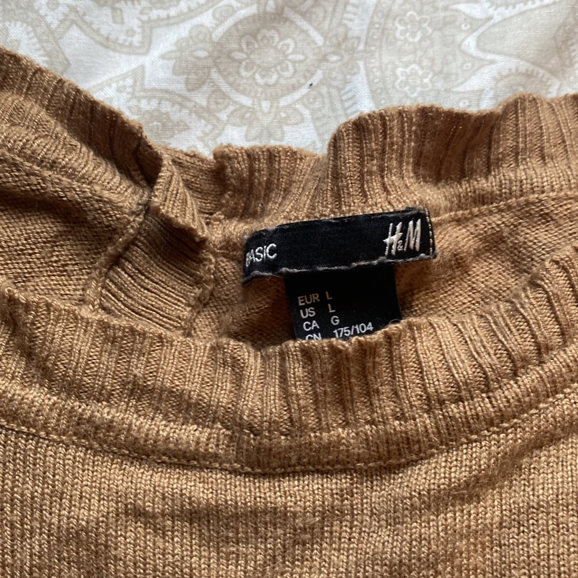 Beige/brun tröja från H&M  - 90