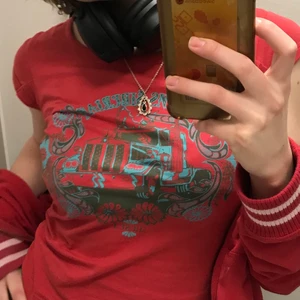 Snygg T-shirt från diesel - Snygg tröja med tryck från diesel. Storlek xs men i stretchigt material så passar även s