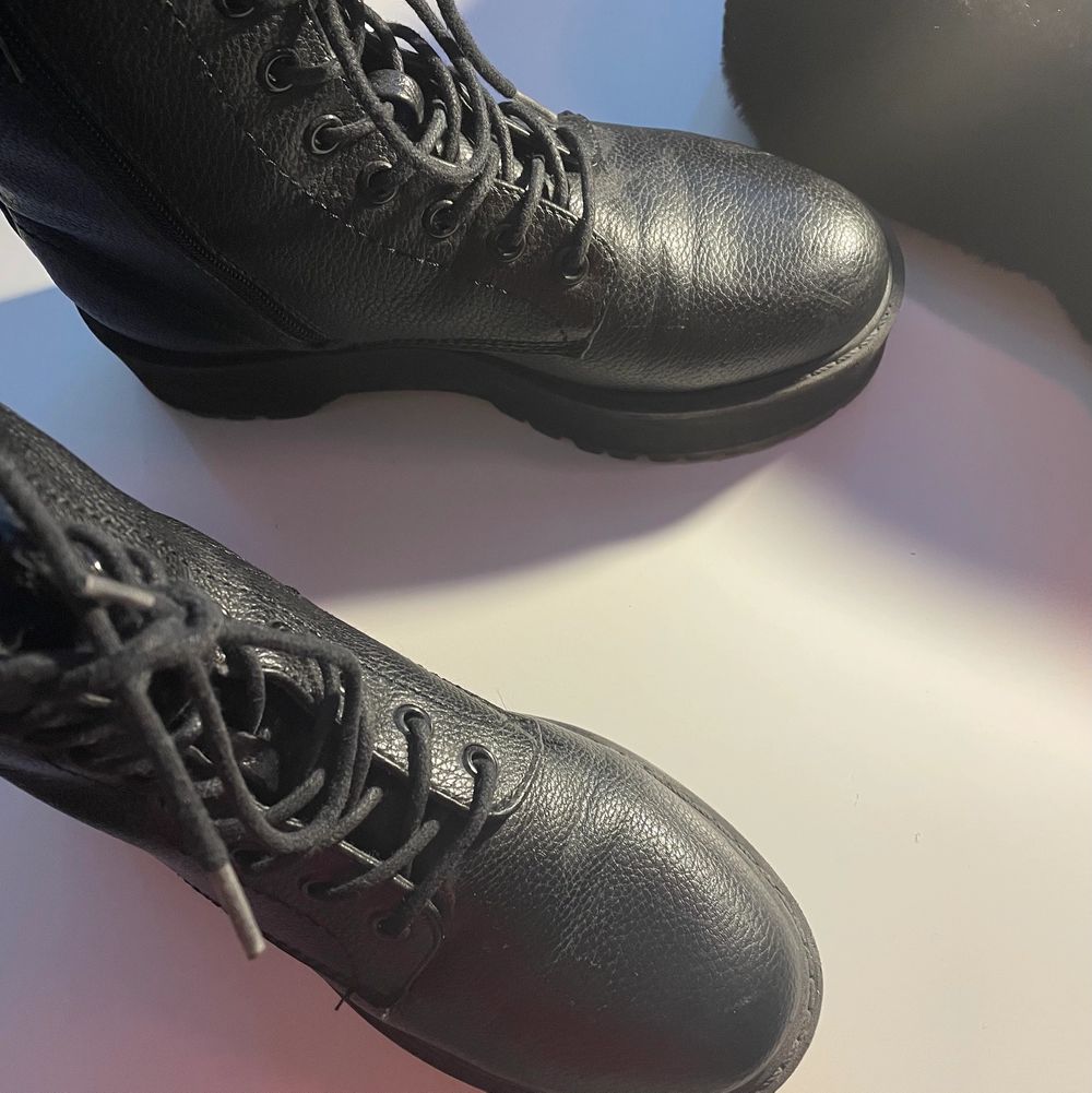 catwalk platform boots | Plick Hand