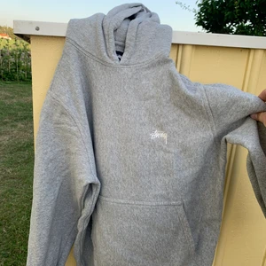 Stussy hoodie S - En supergo stussy hoodie. Nypris: 1400kr 