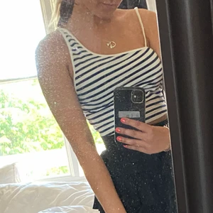 Zara topp - En liten topp från zara som inte riktigt är min stil😔