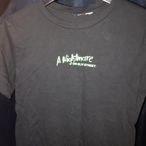 Tröja med Freddie kroger  - Vill inte ha den längre har bara används 1 gång väldigt skön✌️