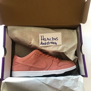 Sb dunk low pink pig - Sb dunk low pink pig, size Us9,5 (43) DS Pris 1800kr
