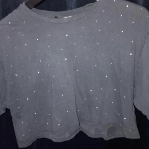 Magtröja  - Köpte i höstas nästan aldrig använts, den är jätteskön❤️